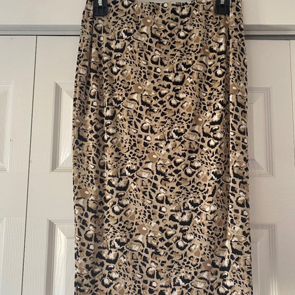 Vince Camuto Dresses & Skirts - Vince Camuto Animal print skirt